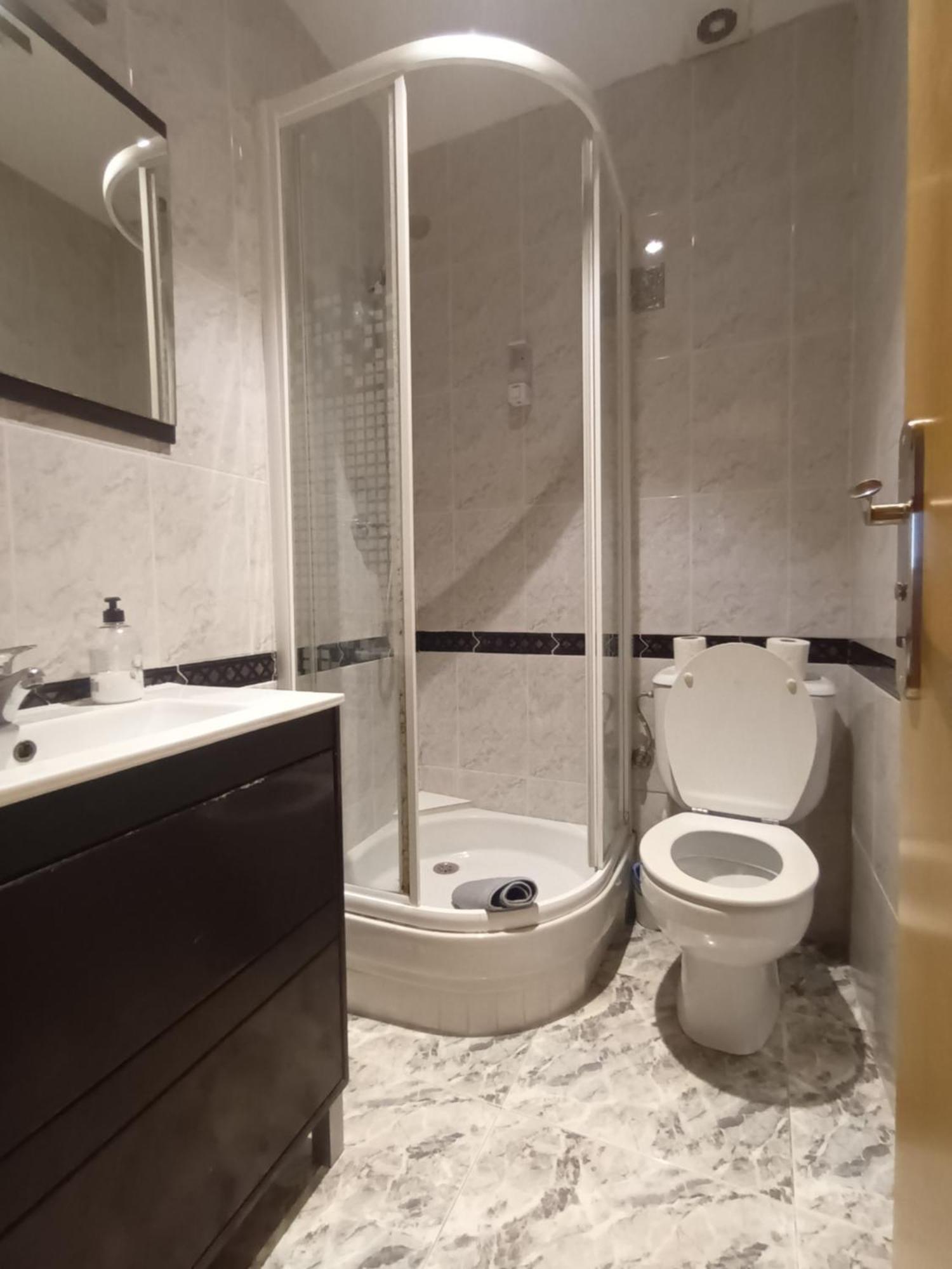 Apartamento Paris Оспиталет де Лобрегат Екстериор снимка